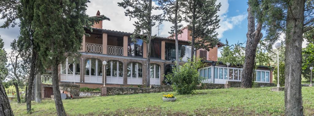 Hotel Il Cavallino Blu Volterra Buitenkant foto