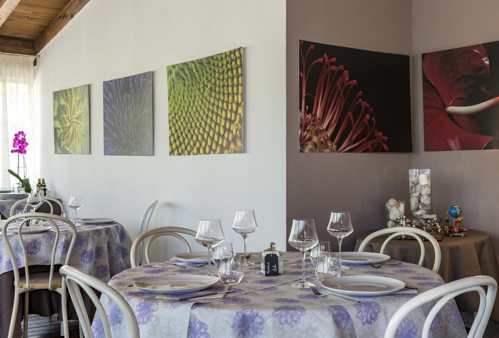 Hotel Il Cavallino Blu Volterra Buitenkant foto
