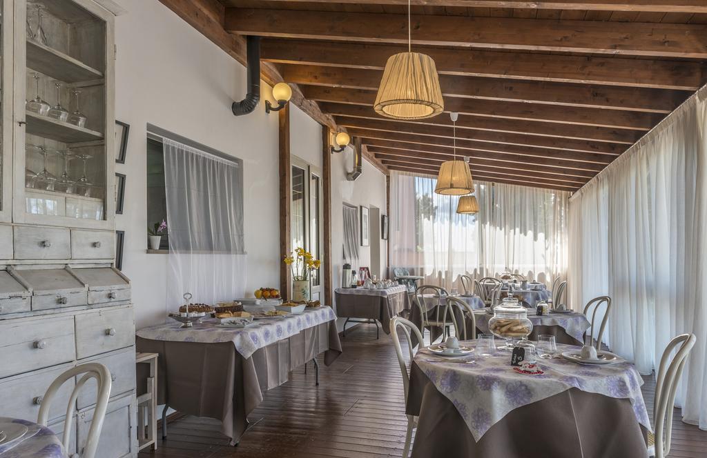 Hotel Il Cavallino Blu Volterra Buitenkant foto