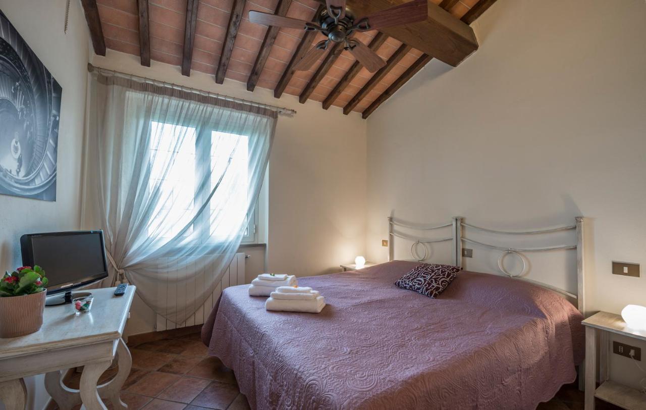 Hotel Il Cavallino Blu Volterra Buitenkant foto